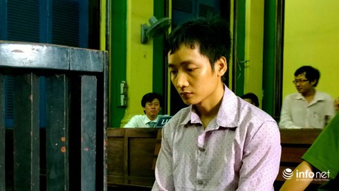 Bị từ chối tình cảm, tạt a-xít khiến 7 người bị thương - ảnh 1