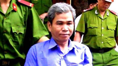 Lãnh án vì khóa trái cửa, đổ xăng đốt phòng trọ của vợ cũ - ảnh 1