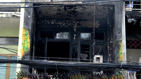 TP. Hồ Chí Minh: Quán kem trang trí bằng rơm bùng cháy dữ dội - ảnh 2