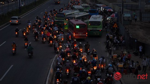 TP.HCM: Lắp hai camera trên xe buýt để tránh sàm sỡ - ảnh 1