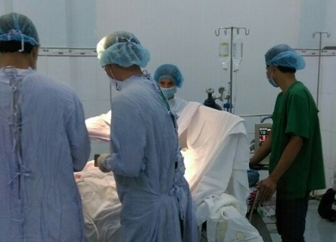 Cấp cứu thuyền viên bị viêm ruột thừa khi đang trên biển - ảnh 2