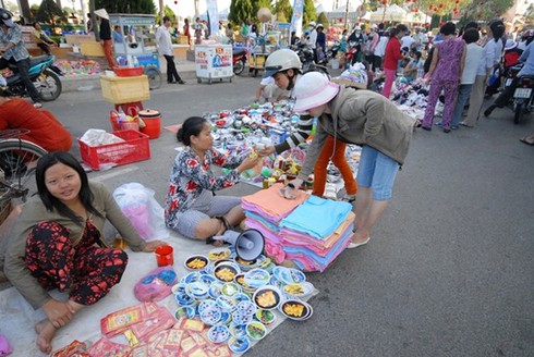 Chưa đưa được hàng Việt vào chợ nông thôn - ảnh 1