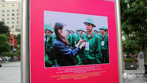 80 bức ảnh lịch sử đang được triển lãm tại đường Nguyễn Huệ - ảnh 11