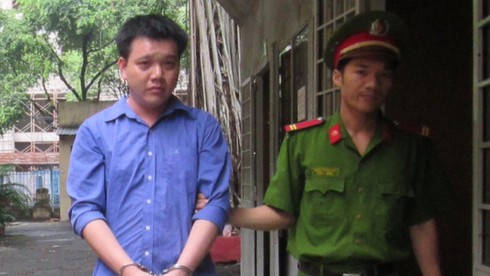 Thấy vợ ra từ khách sạn, đuổi theo gây tai nạn chết người - ảnh 2