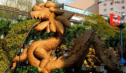 Đường hoa Nguyễn Huệ dời về vị trí cũ, thời gian tổ chức dài hơn - ảnh 1