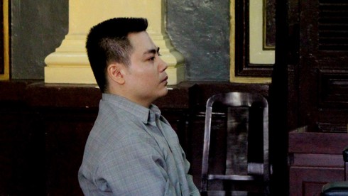 Ghen tuông, chồng sát hại vợ trong nhà tắm rồi tự lấy dao đâm mình - ảnh 1