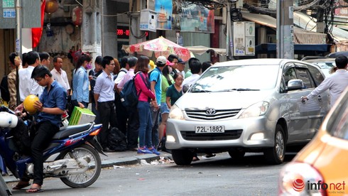 22 xe đón khách bị phạt sau chỉ đạo của ông Đinh La Thăng - ảnh 1