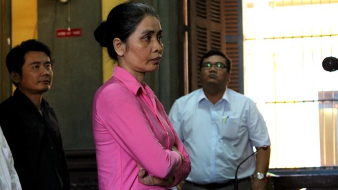 Tăng án người phụ nữ dùng xăng thiêu cô vì sợ tranh đất - ảnh 1