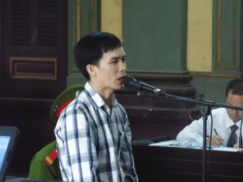 Nhận hai cái tát, trả một nhát dao chí mạng - ảnh 1