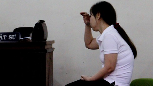 Tuyên án 10 năm tù với người phụ nữ sát hại chồng rồi nhảy lầu tự tử - ảnh 1