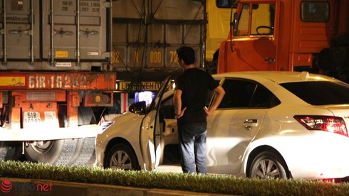 TP.HCM: Đường vào cảng Cát Lái kẹt gần 10km lúc nửa đêm - ảnh 9
