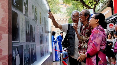 Đường sách TP.HCM đang bị khủng hoảng! - ảnh 1