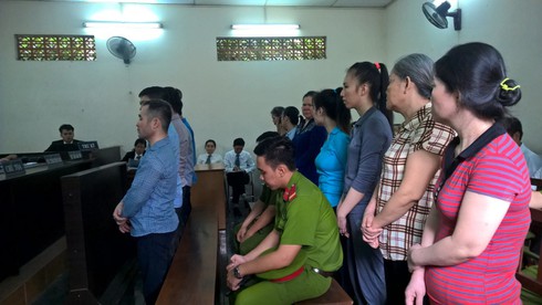 Người cầm đầu đường dây mua bán hàng trăm bánh heroin thoát án tử - ảnh 1