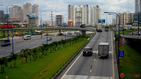 TP.HCM muốn đẩy nhanh lựa chọn nhà đầu tư làm đường 15.000 tỷ - ảnh 1
