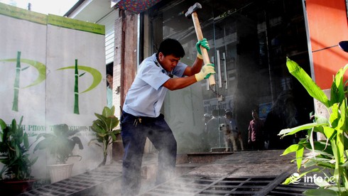 Phó chủ tịch Quận: Còn vướng bận tình cảm gì mà chưa làm? Lập biên bản liền! - ảnh 1