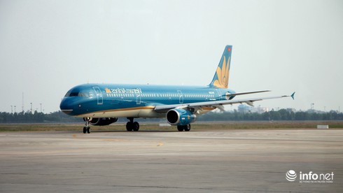 Cố mang bật lửa qua cổng an ninh, trốn nộp phạt, một người bị cấm bay 12 tháng - ảnh 1