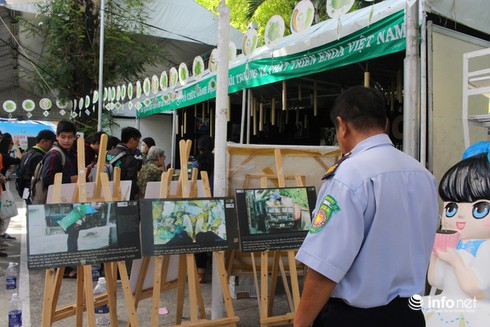 TP.HCM: Đổi rác lấy quà tại ngày hội tái chế rác thải - ảnh 7
