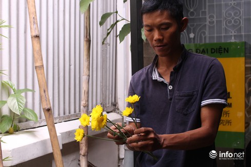 Nặng lòng với gốm, chàng thanh niên chống thấm cho gốm Bàu Trúc thành công - ảnh 1