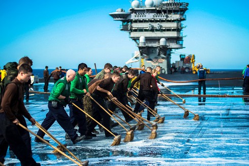 'Đột nhập' tàu sân bay hạt nhân USS Nimitz: Quả đấm thép của hải quân Mỹ - ảnh 10