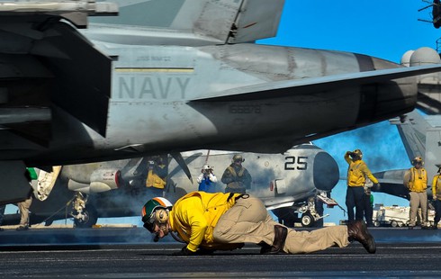 'Đột nhập' tàu sân bay hạt nhân USS Nimitz: Quả đấm thép của hải quân Mỹ - ảnh 5