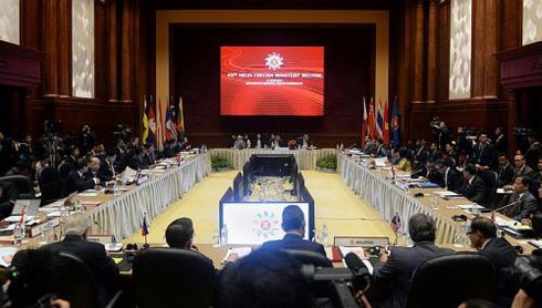 Philippines tố Trung Quốc ồ ạt triển khai quân đội ở Biển Đông - ảnh 1