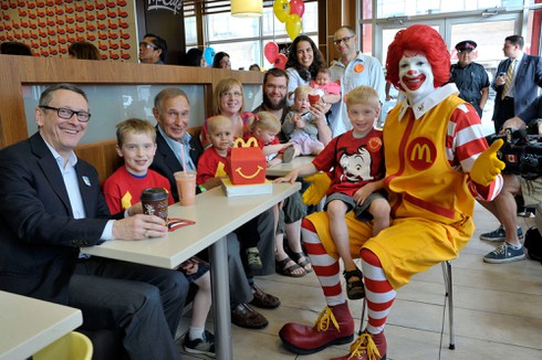 McDonald's vào Việt Nam: Trâu chậm có uống nước đục? - ảnh 1
