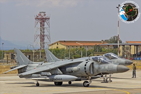 Ngắm nghía phi đội Harrier của Italia tập trận chiến đấu - ảnh 2