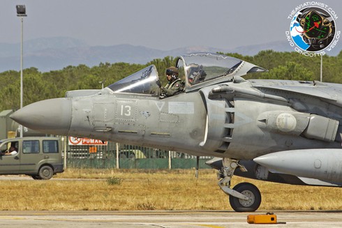 Ngắm nghía phi đội Harrier của Italia tập trận chiến đấu - ảnh 4