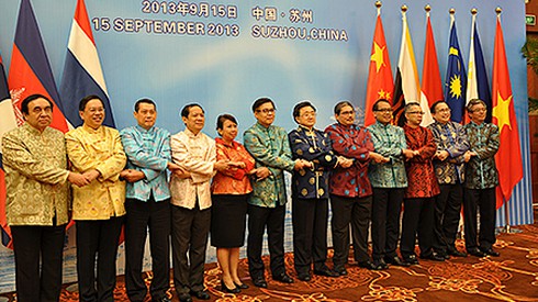 Nhân dân nhật báo: Đừng mong ràng buộc Trung Quốc bằng các quy tắc - ảnh 1