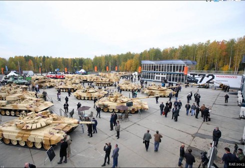 Ngắm hàng khủng trong hội chợ triển lãm vũ khí Nga 2013 - ảnh 2