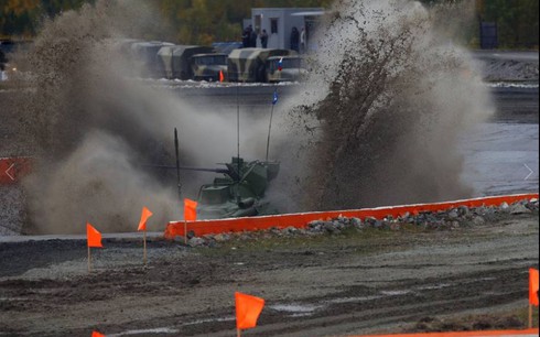 Ngắm hàng khủng trong hội chợ triển lãm vũ khí Nga 2013 - ảnh 8