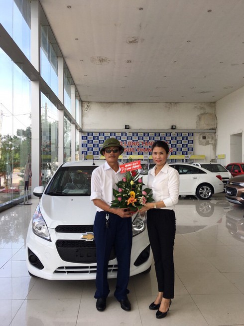 Vụ khách tố xe vừa mua vài tháng đã hỏng: Chevolet Quảng Trị đổi xe cho khách - ảnh 2