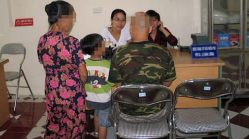 Người vợ trẻ van xin thay đổi kết quả xét nghiệm ADN - ảnh 1