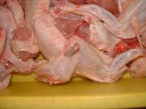 Ăn cánh gà nhiều chị em dễ mắc u xơ? - ảnh 1