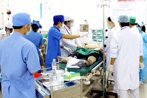 Bác sĩ, nghề không bao giờ có cái Tết trọn vẹn - ảnh 1