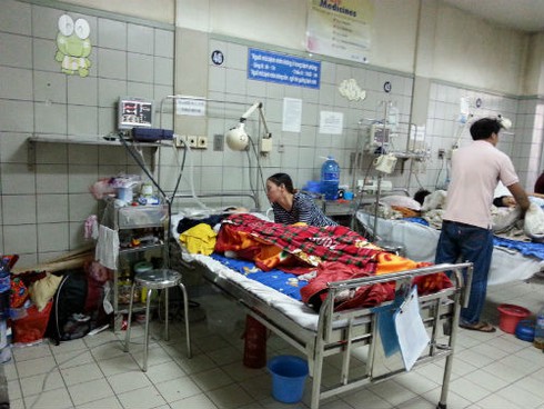 Con nhập viện: Bố mẹ không ai ngờ do sởi - ảnh 1