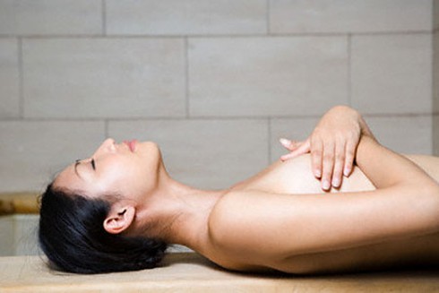 U xơ tuyến vú cắt lại mọc: Nỗi lo của thiếu nữ - ảnh 1