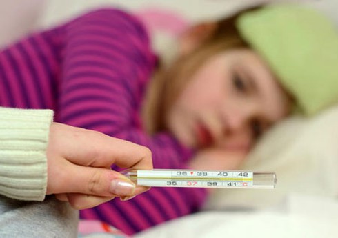 Phân biệt sốt vi rút và nhiễm trùng đường hô hấp trên - ảnh 1