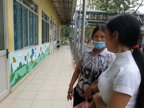 Dịch sởi bùng phát: Ngóng con thơ bị cách ly vì bệnh nặng - ảnh 6