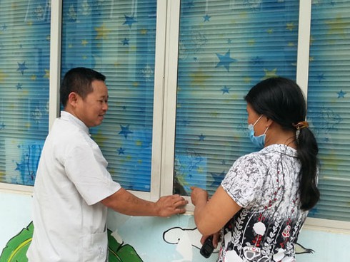 Dịch sởi bùng phát: Ngóng con thơ bị cách ly vì bệnh nặng - ảnh 3