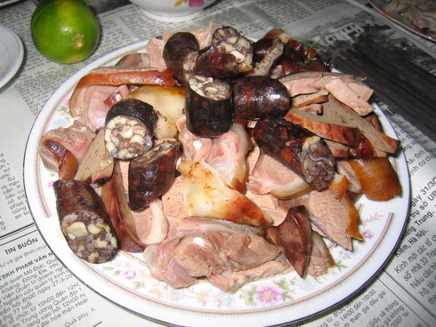 Thịt chó nguy hiểm với thai phụ, bệnh nhân cao huyết áp, tiểu đường... - ảnh 1