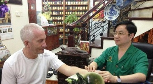 Lương y chữa được 5000 bệnh nhân ung thư chỉ là chiêu PR - ảnh 1