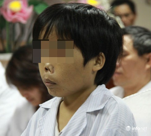 Tình người ở nơi sống bằng... máu của đồng loại - ảnh 2