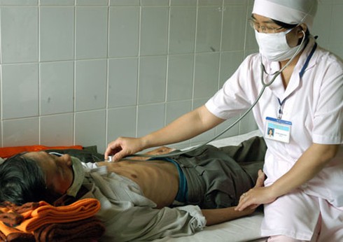 Nguồn kinh phí nào hỗ trợ cho bệnh nhân HIV? - ảnh 1