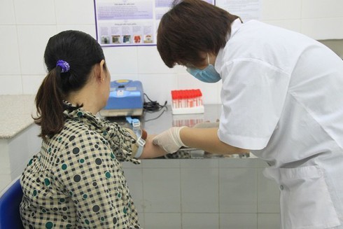 Hơn 74 nghìn người tử vong vì HIV/AIDS, nguồn viện trợ giảm mạnh - ảnh 1