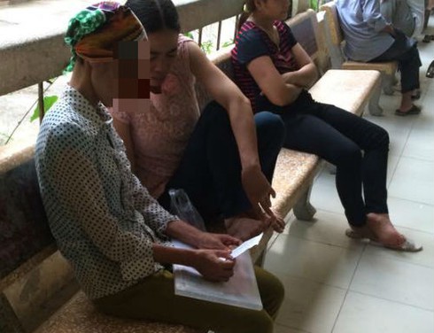 Nước mắt của người phụ nữ bị ung thư tử cung giai đoạn cuối - ảnh 1