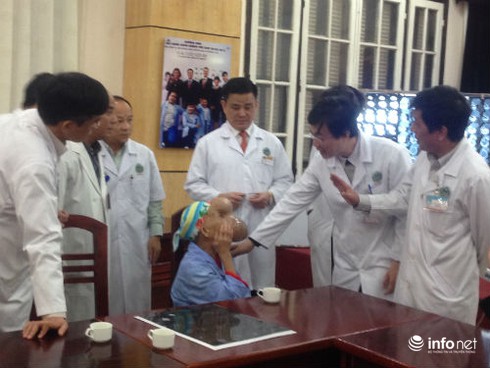 Hội chẩn cho bệnh nhân có khối u khổng lồ trên mặt - ảnh 1