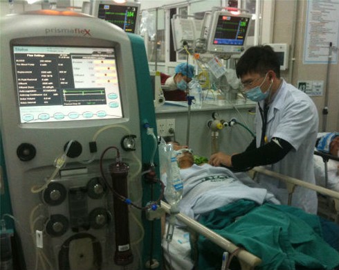 Ngộ độc rượu: Những ca bệnh đáng trách dịp cuối năm - ảnh 1