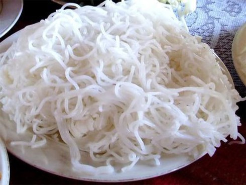 Ngạc nhiên khi bác sĩ cấm ăn bún vì dạ dày bục nát - ảnh 1