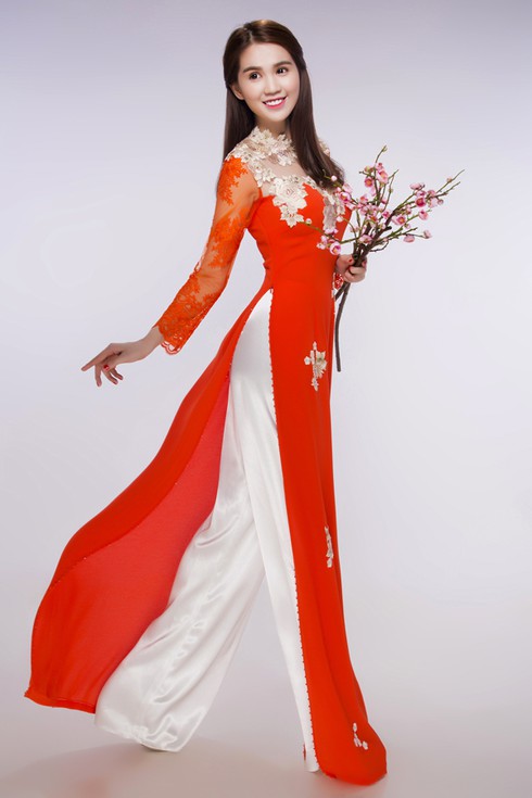 Ngọc Trinh bất ngờ nền nã trong bộ áo dài - ảnh 3